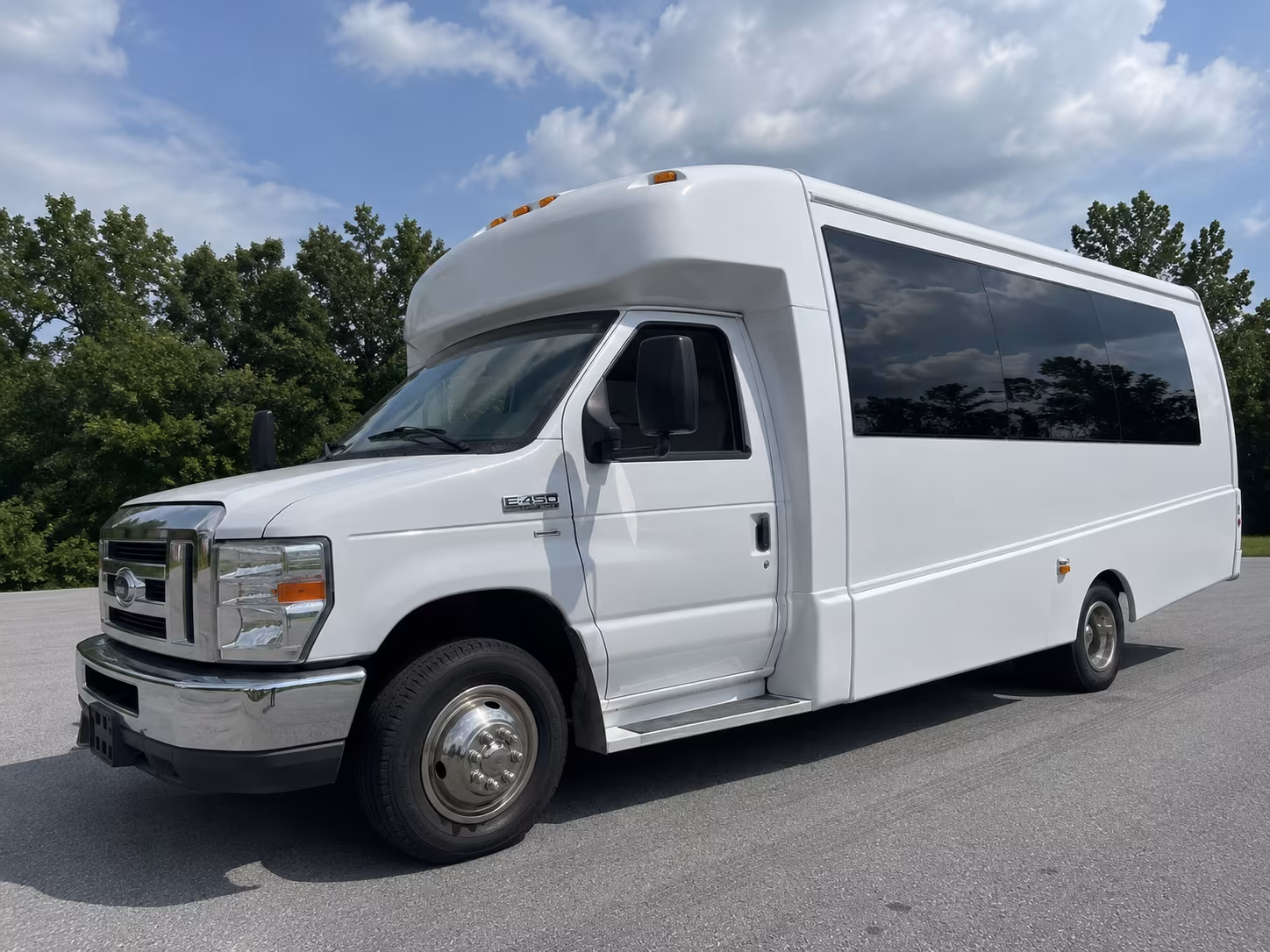 Peoria Winery Tour & Pub Crawl Transportation group transportation